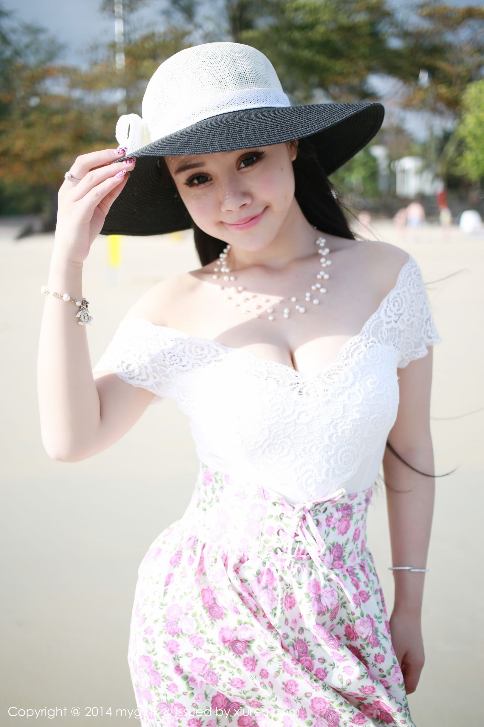 Barbie可儿 [MyGirl美媛馆]高清写真图2014.08.18 Vol.016童颜巨乳比基尼白嫩美媛馆 barbie可儿女神私房照|福利社