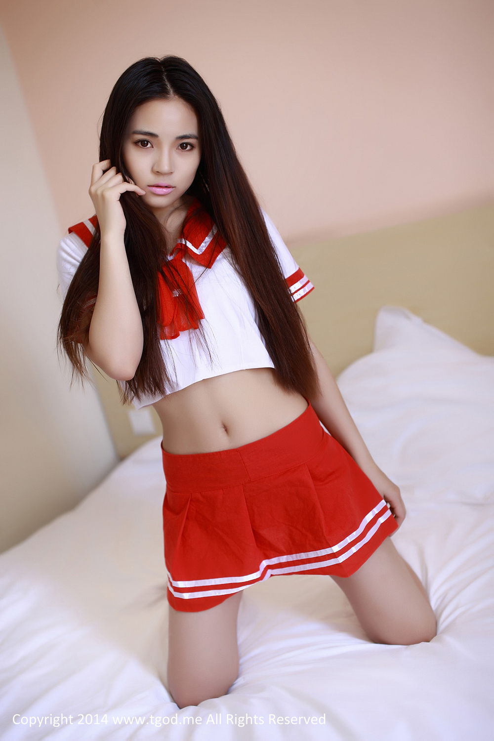 晓艾-水手服的美少女私房写真图 [TGOD推女神]高清写真图校服养眼 晓艾女神私房照 - 福利社新浪微米推女神@晓艾fafa 新专辑，水手服的美少女私房写真水手服、美少女曾经出现在无数少年的梦中，女神晓艾这就来圆大家的少年梦！这不仅仅只是制服的诱惑，更是美臀美腿的展示|福利社