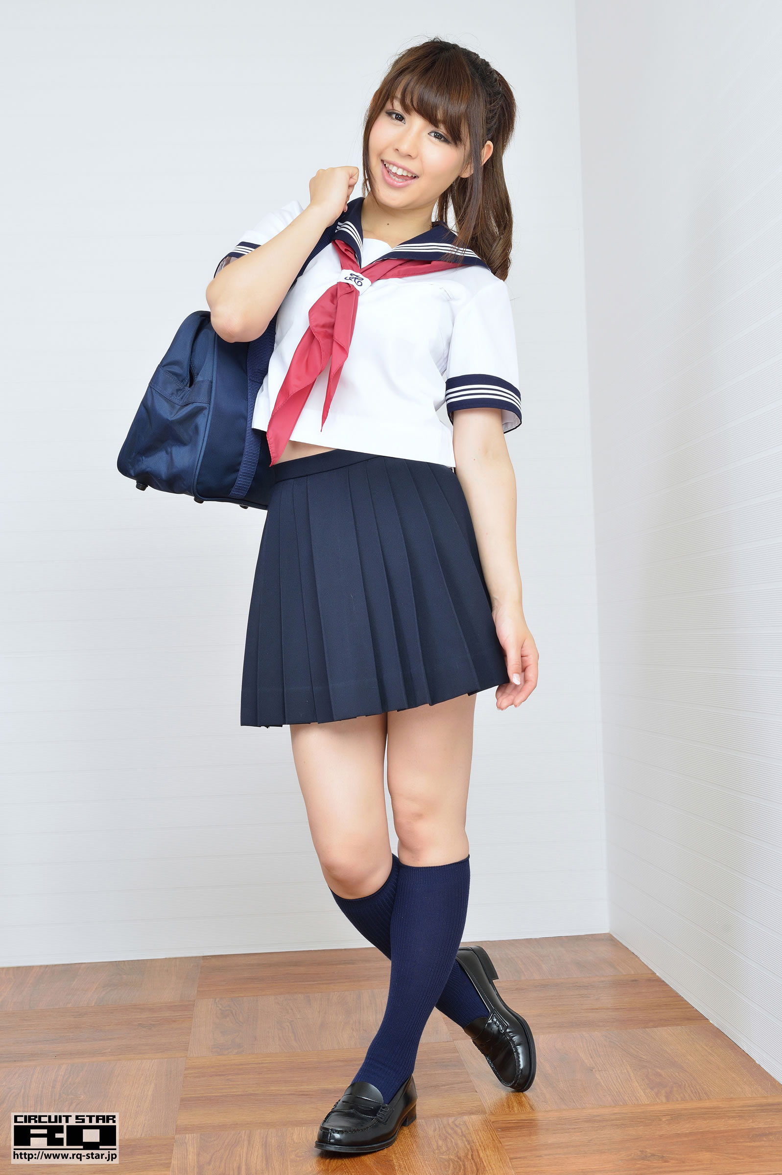 苍井彩加 [RQ-STAR]高清写真图NO.00823 School Girl校服清新 苍井彩加女神私房照 - 福利社[RQ-STAR] NO.00823 苍井彩加Sayaka Aoi，教室养眼水手服女孩School Girl，共85张照片。|福利社