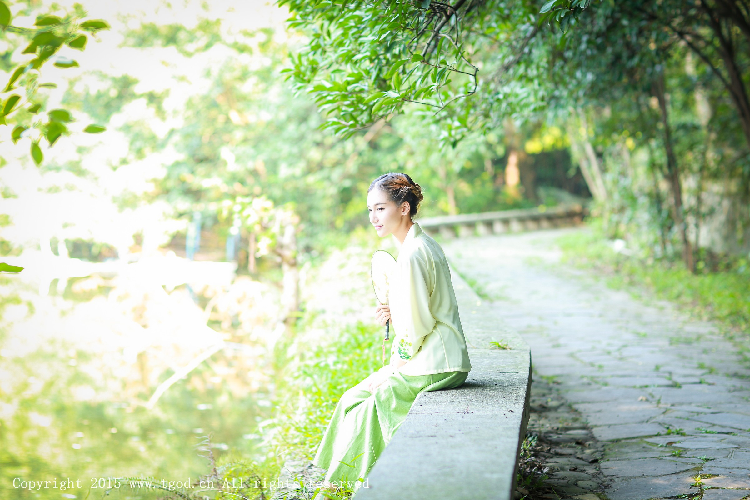 艾希Ice [TGOD推女神]高清写真图清新汉服之艾希女神 ~户外清新气质 艾希Ice女神私房照|福利社