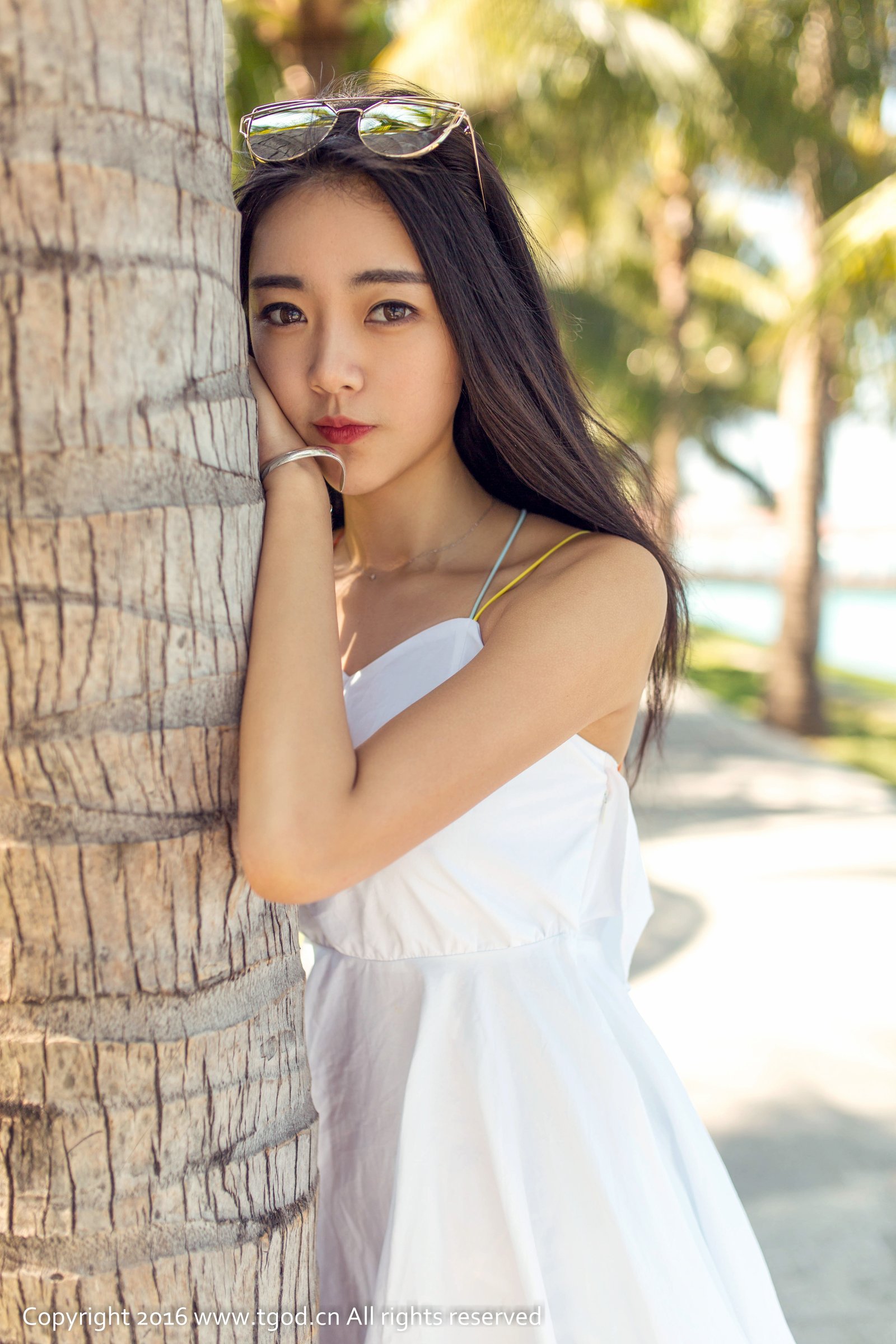 可乐Vicky [TGOD推女神]高清写真图黑色蕾丝的萌娃尤蜜荟养眼内衣旗袍 可乐Vicky女神私房照|福利社