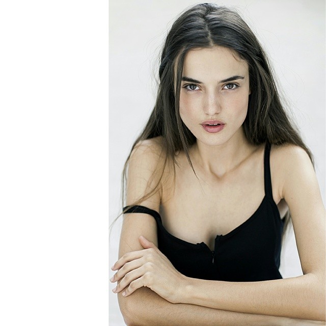 布兰卡·帕迪拉Blanca Padilla 举世无双的大长腿内衣写真图冷艳美腿 布兰卡·帕迪拉女神私房照 - 福利社西班牙模特布兰卡-帕迪拉（Blanca Padilla），年仅21岁却有着180cm的身高，凭借着傲人的双峰还有美腿挺进维密界，特别是两条举世无双的逆天大长腿更是让她晋级当红超模的行列。|福利社