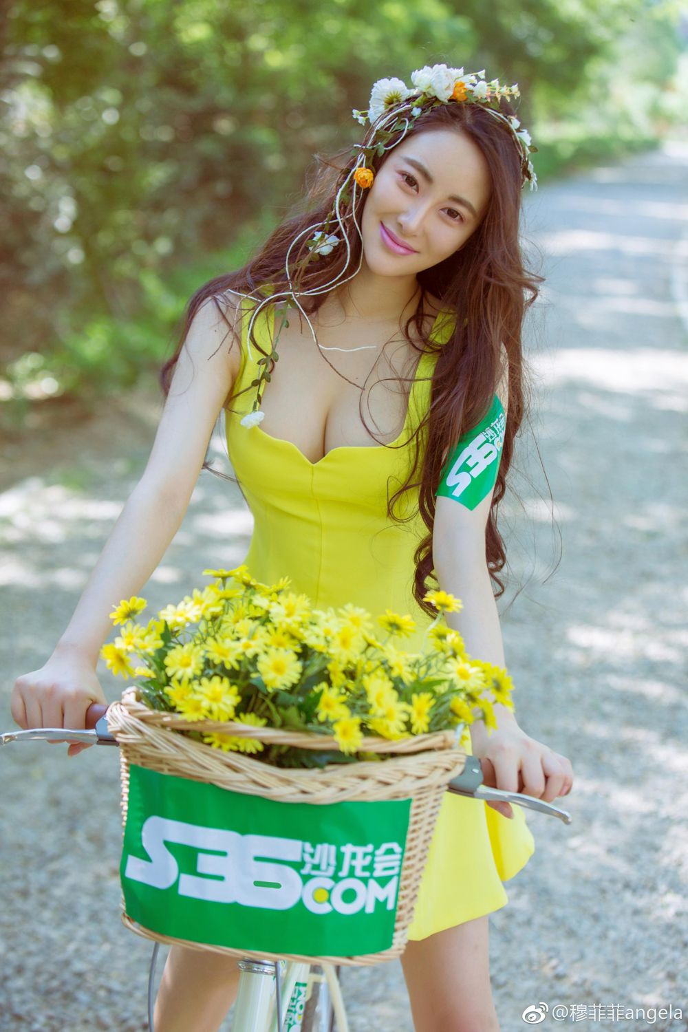 黄杉美女穆菲菲 清爽户外写真美图街拍比基尼 穆菲菲女神私房照 - 福利社来自穆菲菲微博的一组户外写真美图，一共21P。|福利社