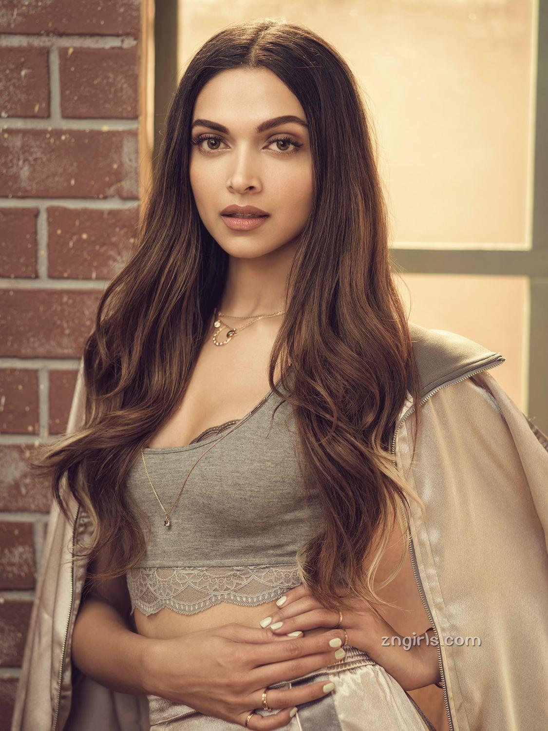 Deepika Padukone- 印度美女海报写真气质 迪皮卡·帕度柯妮女神私房照 - 福利社Deepika Padukone（迪皮卡·帕度柯妮），也译作荻皮卡·帕都恭，丹麦出世的宝莱坞女演员和模特，本组图片来自网络收集。|福利社