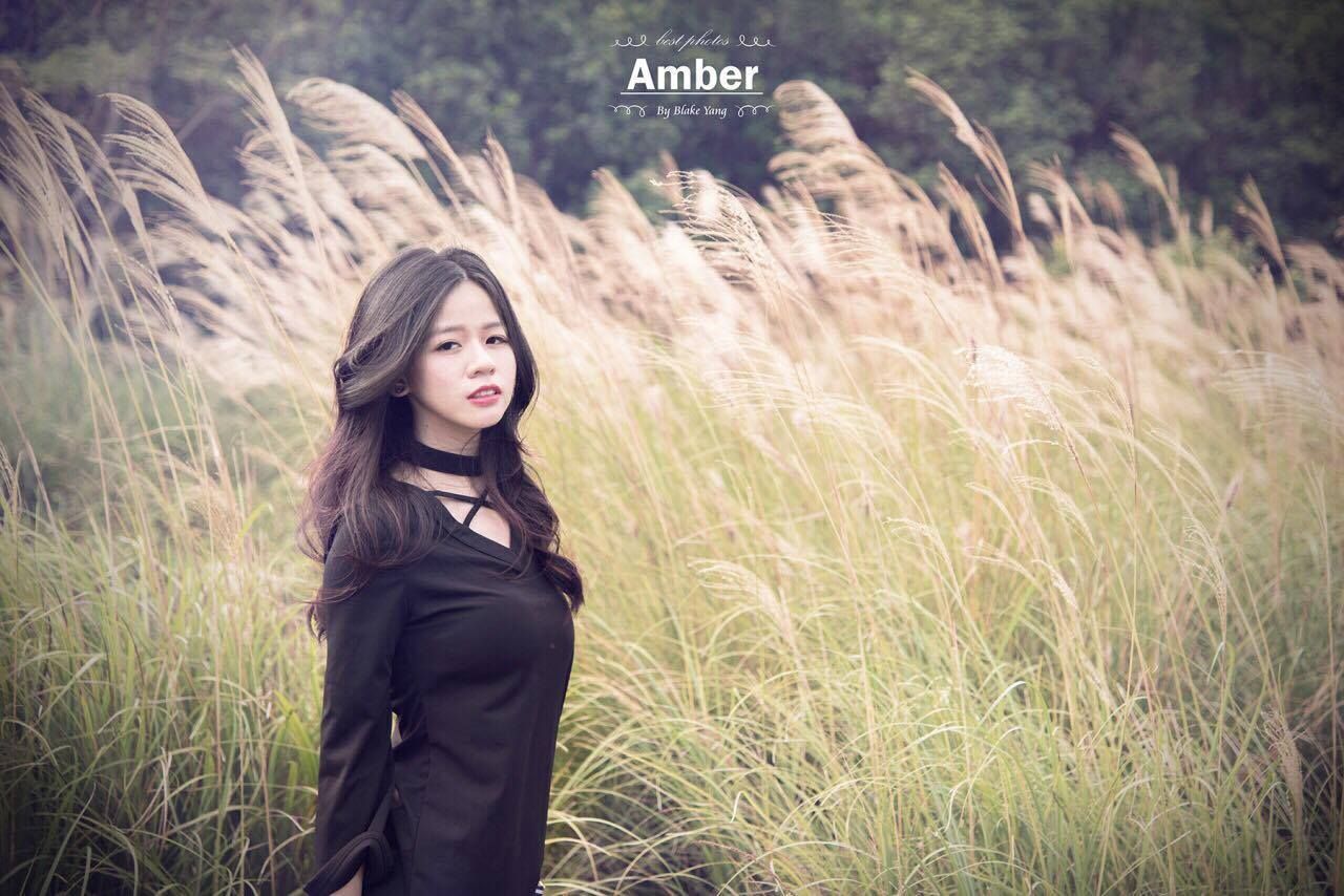 安柏涵AmberHan- 清新甜美的OL清新养眼 安柏涵女神私房照 - 福利社安柏涵 AmberHan平常是准时上班的清新OL，闲暇之余摇身一变成为甜美Model，褪下套装展现女人的性感，这种反差好吸引人。有正职的安柏涵 AmberHan，工作忙碌常常加班，但还是会利用休假时间偶尔直播及拍照～|福利社