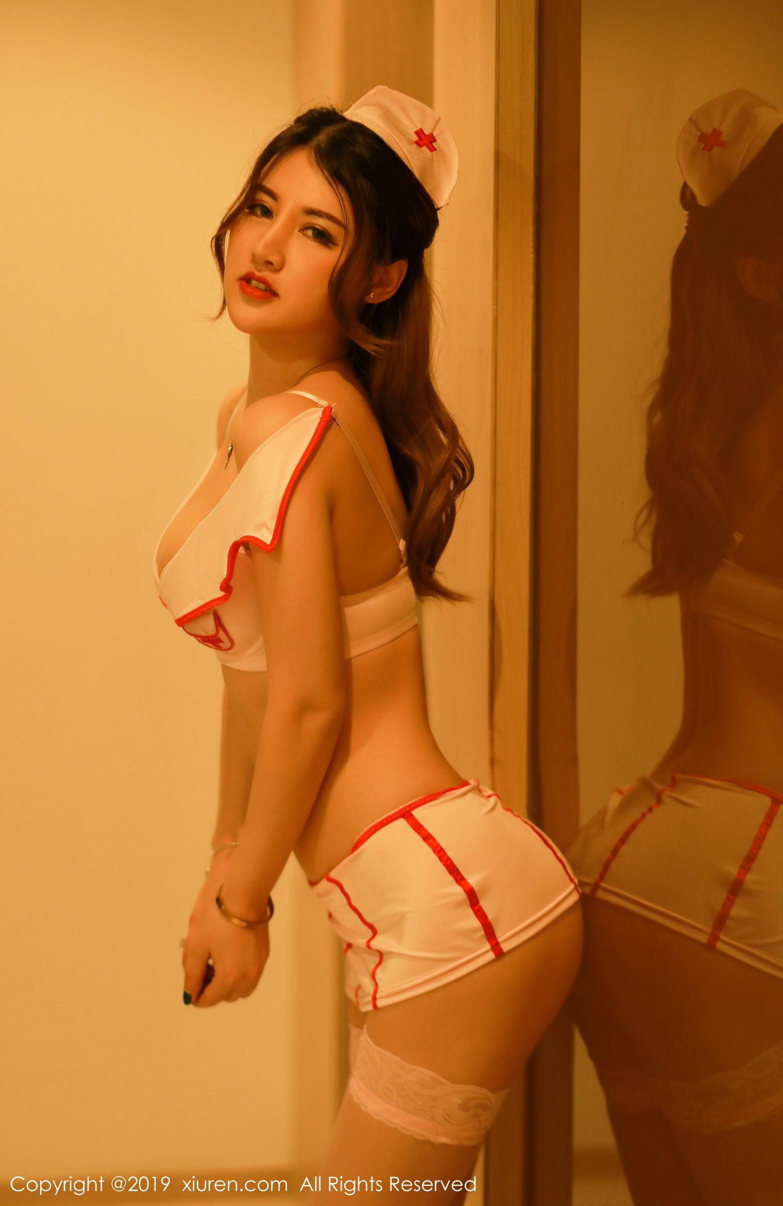 [XIUREN]高清写真图 2019.05.30 诗诗kiki秀人网性感制服护士 诗诗女神私房照|福利社