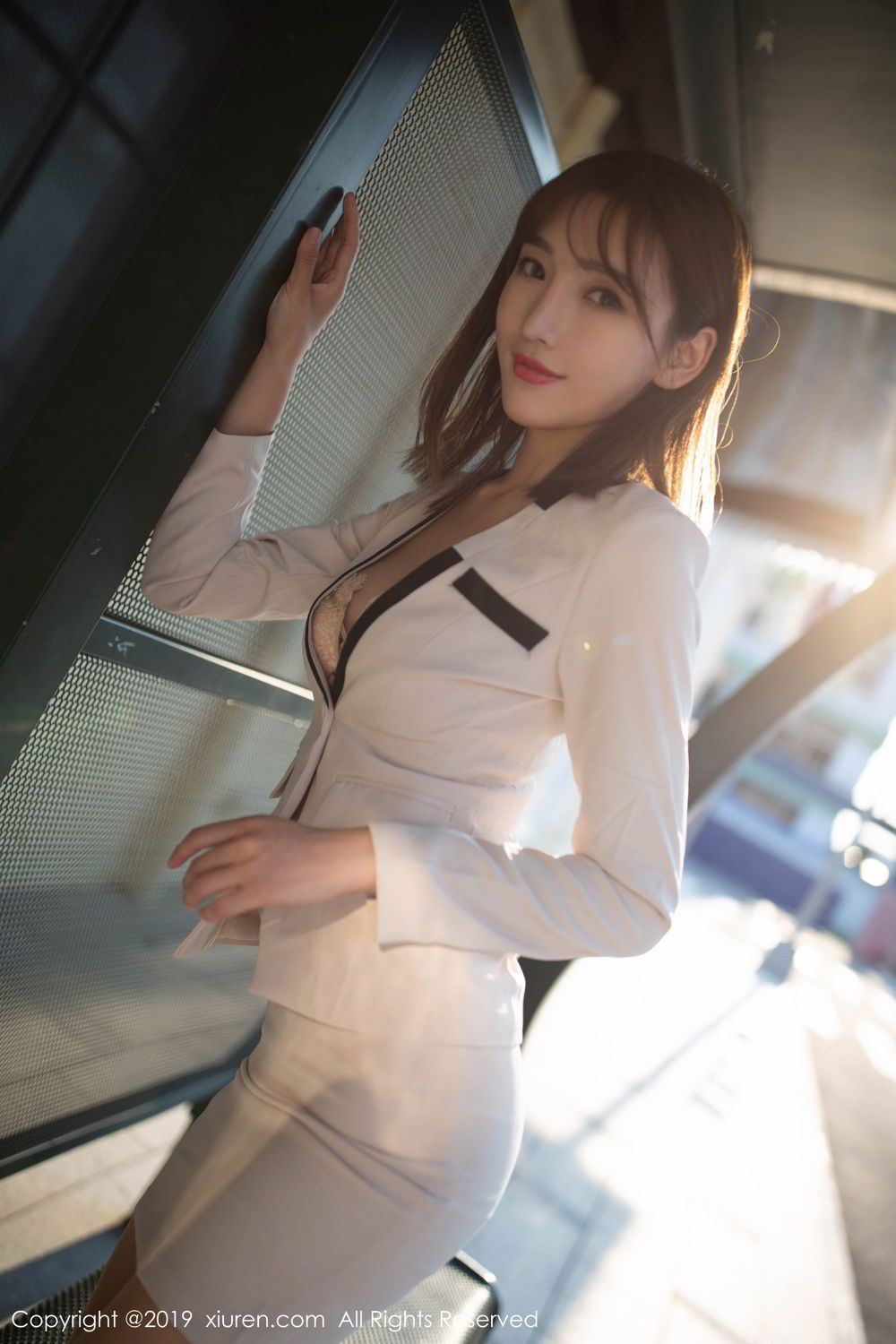 [XIUREN]高清写真图 2019.11.07 陆萱萱秀人网制服内衣美腿 陆萱萱女神私房照|福利社