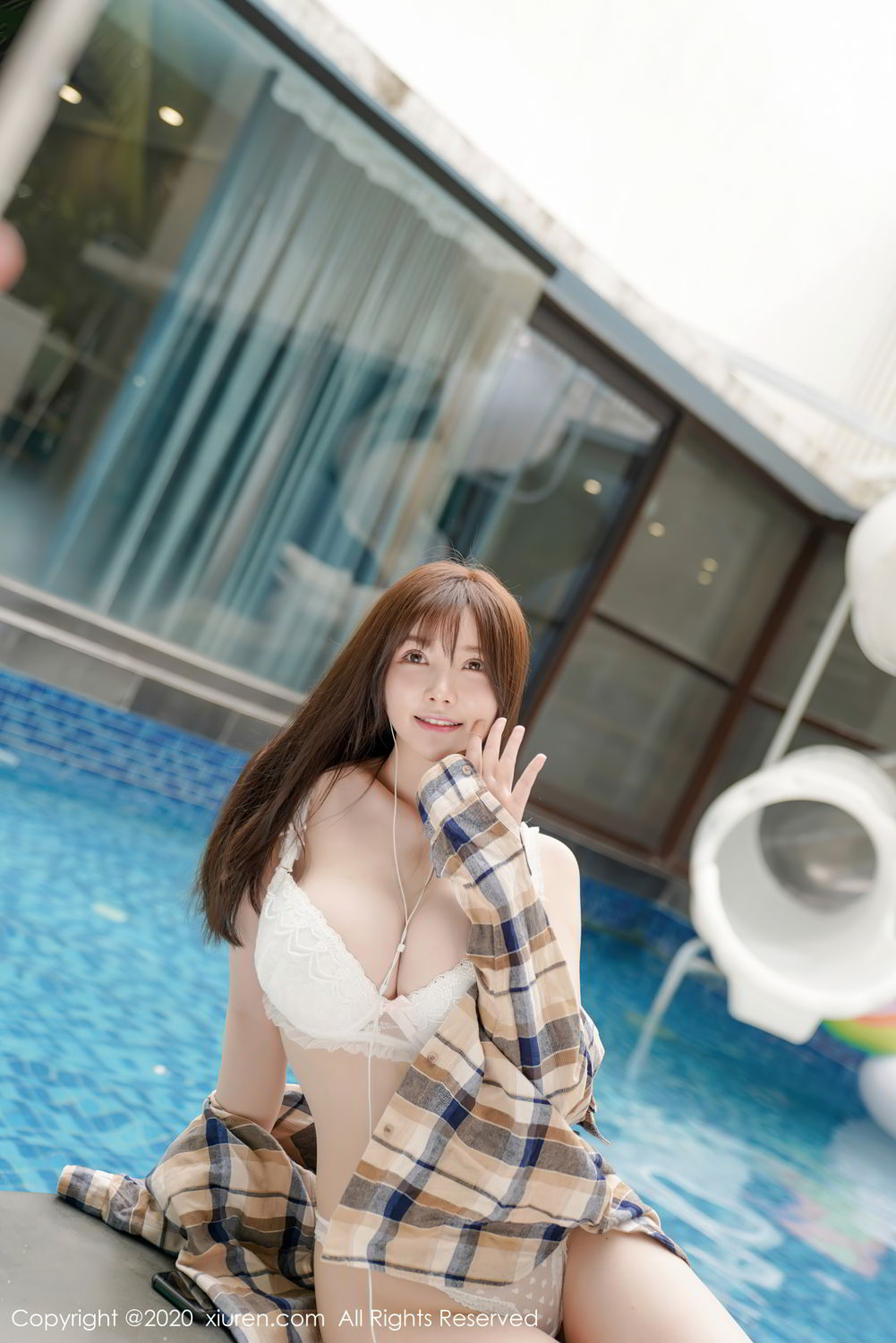 [XiuRen]高清写真图 2020.10.28 No.2708 糯美子Mini秀人网童颜巨乳泳池内衣大尺度 米妮大萌萌女神私房照|福利社