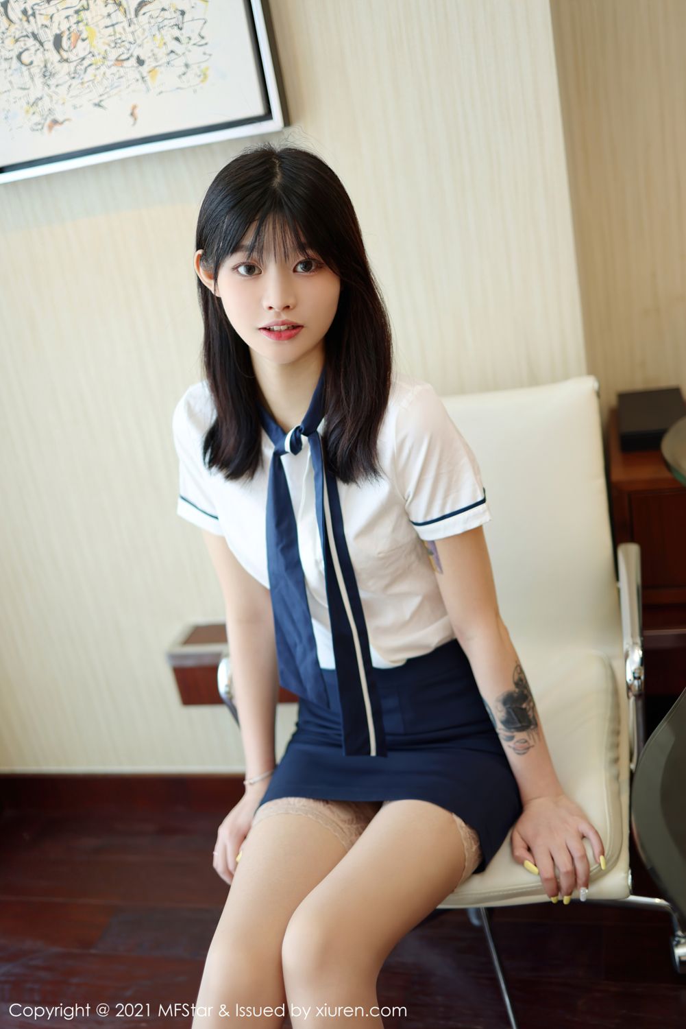 新人模特77qiqi 校园风格学生装模范学院校服清纯美腿 77qiqi女神私房照|福利社