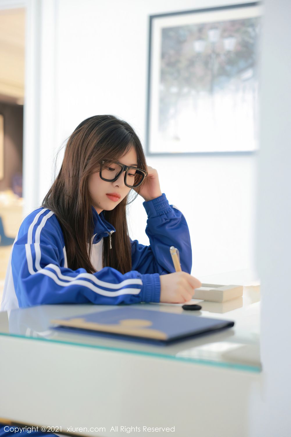 明日花桃桃澳门旅拍 蓝色校服下青春活力秀人网校服内衣 明日花桃桃女神私房照|福利社