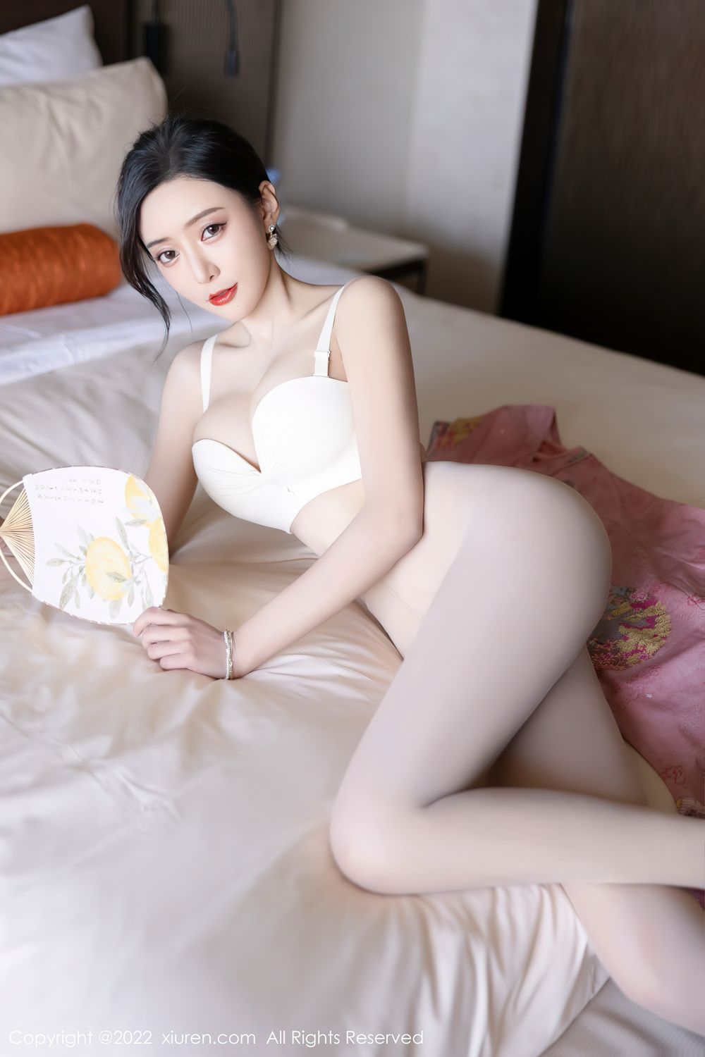 [XiuRen]高清写真图 2022.05.13 No.5007 王馨瑶yanni秀人网女神旗袍内衣美腿 王馨瑶女神私房照|福利社