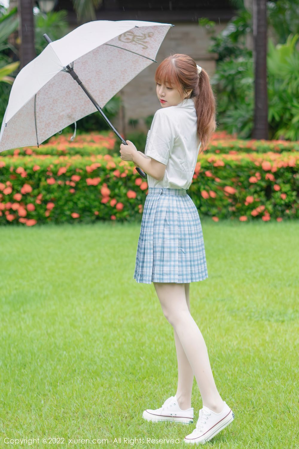 [XiuRen]高清写真图 2022.06.13 No.5137 王雨纯秀人网成熟性感丝袜 王雨纯女神私房照 - 福利社女神@王雨纯 发布，性感白T搭配蓝灰色格子裙，性感诱人原色丝袜，袅袅气息撩人心弦，曼妙身材一览无余，希望大家喜欢和多多支持。|福利社