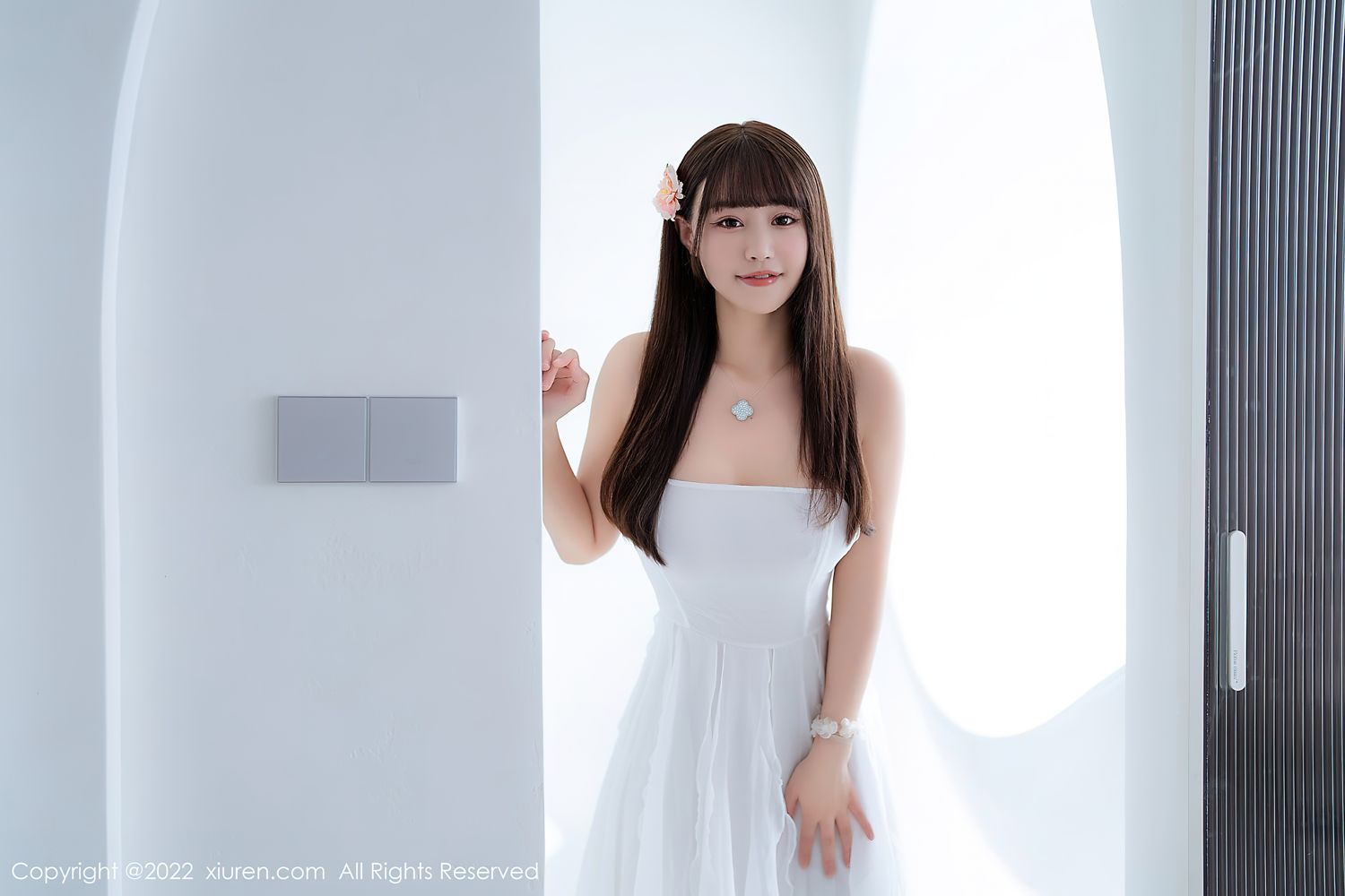 [XiuRen]高清写真图 2022.07.12 No.5261 朱可儿Flora秀人网波涛胸涌丝袜 barbie可儿女神私房照 - 福利社女神@朱可儿Flora 大理旅拍发布，性感白色露肩吊带长裙搭配性感诱人白色丝袜，娇柔丰满姿态更为鲜艳婀娜，共114P超足量放送，希望大家喜欢和多多支持。|福利社